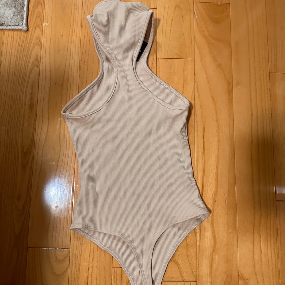 two piece set - Picture 2 of 5